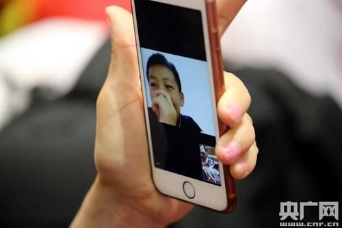 假如李你叫李华,最近你收到你的好朋友Shelly的来信,说她感到学习压力很大,常常学习到深夜,并且?李华手机-图2 假如李你叫李华,最近你收到你的好朋友Shelly的来信,说她感到学习压力很大,常常学习到深夜,并且?李华手机-图2