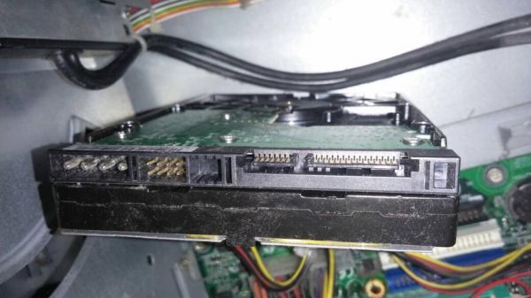 戴尔hm77硬盘接口的简单介绍-图1 戴尔hm77硬盘接口的简单介绍-图1