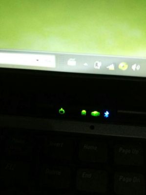 戴尔燃7000充电指示灯（戴尔燃7000电源灯闪烁）