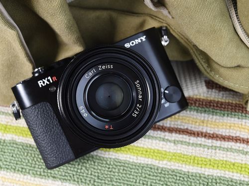 索尼rx1r和rx1r2哪个值得买?索尼rx1r2-图2 索尼rx1r和rx1r2哪个值得买?索尼rx1r2-图2