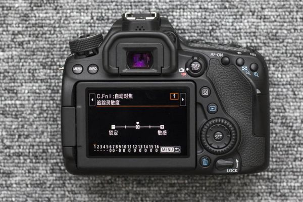 佳能EOS77D/800D规格参数对比?佳能77d参数-图2 佳能EOS77D/800D规格参数对比?佳能77d参数-图2
