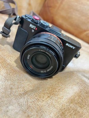 索尼rx1r2防抖吗？rx1r2