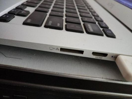 关于戴尔xps13插口的信息