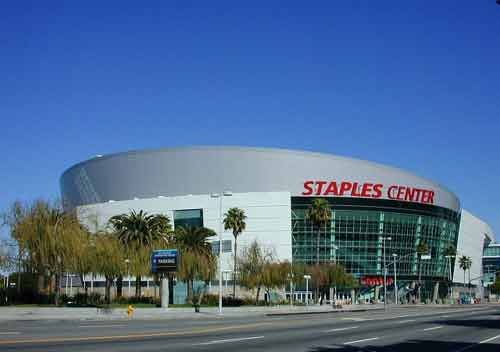 NBA洛杉矶快船队主场球馆名字叫什么？史泰博