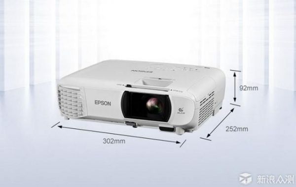 投影仪，明基W1070与爱普生tw5200各有千秋，你会选择谁？明基w1070