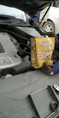 q70l英菲尼迪多少升机油？q70l英菲尼迪
