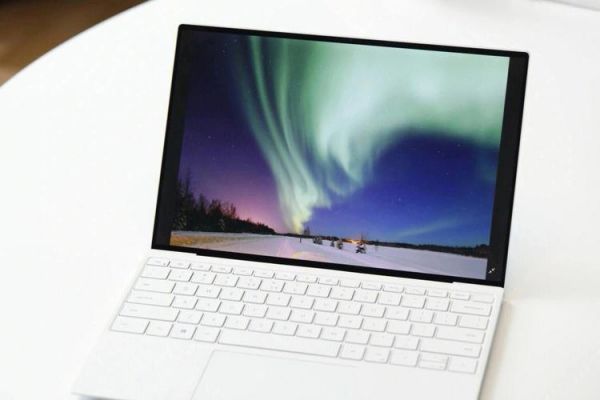 关于戴尔xps13白色图片的信息