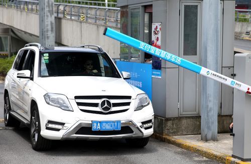 卫㨚护栏空付料多少钱？空付