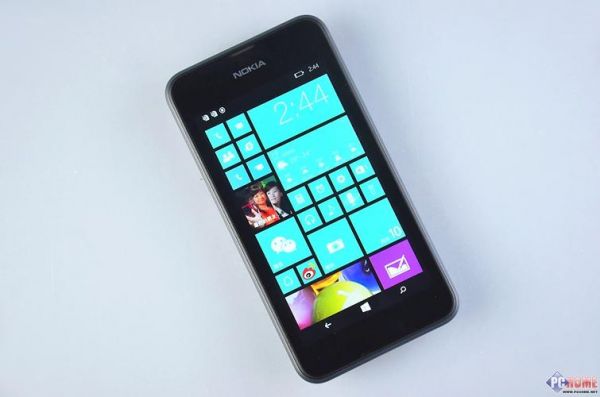 诺基亚lumia530开机蓝屏出现一个哭脸是怎么了？诺基亚530