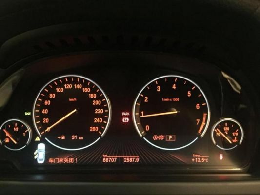 宝马640i有多少机油，从第一次提醒加1升机油还能跑多少公里？640i